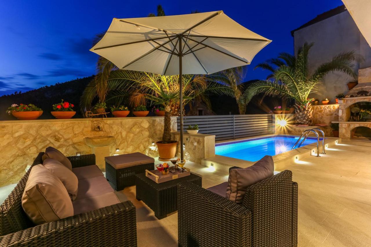Villa Capitis In The Center هفار المظهر الخارجي الصورة